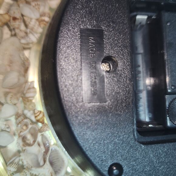 SANDS OF TIME 8" ACRYLIC LUCITE SEA SHELLS BEACH TIME WALL CLOCK BATTERY - Picture 7 of 8